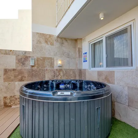 Cozy Gozo Home With Private Hot Tub & Bbq *