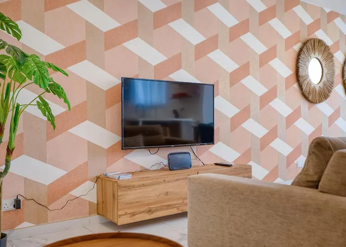 2br Gozo Escape With Private Tub & Backyard By 360 Estates Apartment *