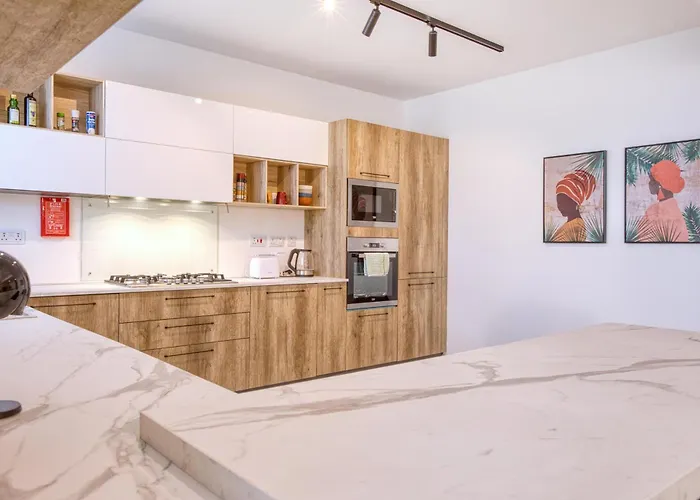 Apartment 2br Gozo Escape With Private Tub & Backyard By 360 Estates