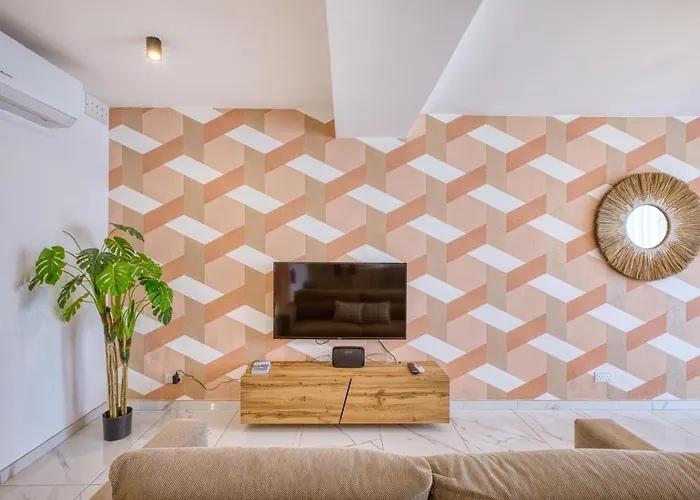 2br Gozo Escape With Private Tub & Backyard By 360 Estates Ta' Abram