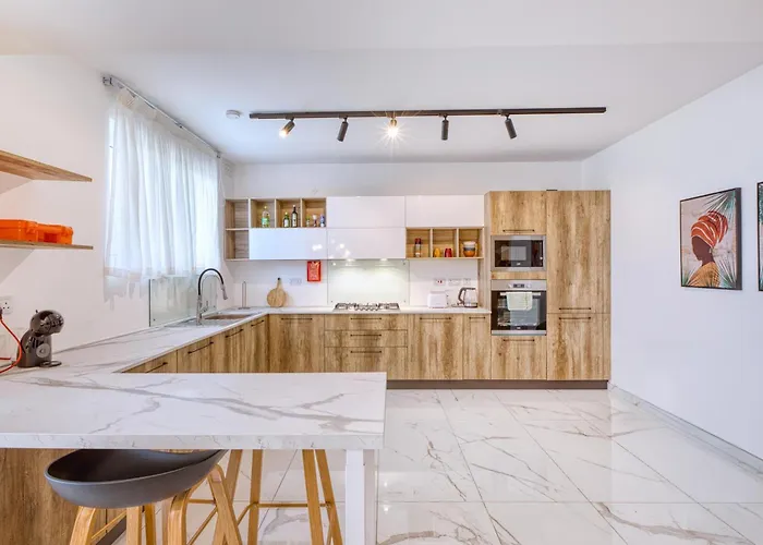 2br Gozo Escape With Private Tub & Backyard By 360 Estates Ta' Abram