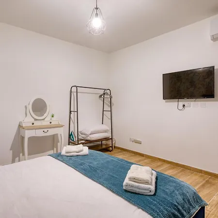 Apartment 2br Gozo Escape With Private Tub & Backyard By 360 Estates