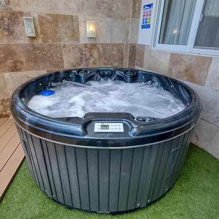 2br Gozo Escape With Private Tub & Backyard By 360 Estates Ta' Abram