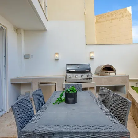 2br Gozo Escape With Private Tub & Backyard By 360 Estates Apartment *