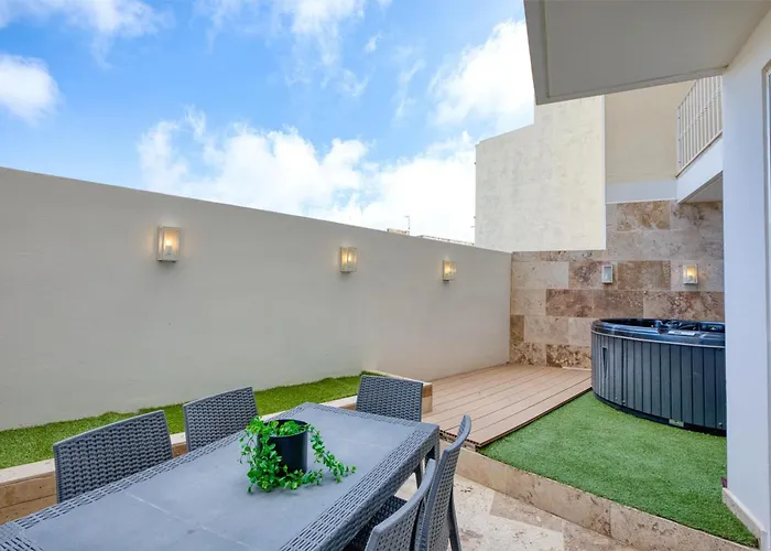 Apartamento 2br Gozo Escape With Private Tub & Backyard By 360 Estates Ta' Abram