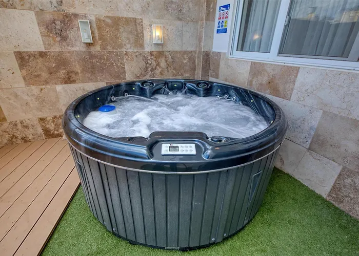 2br Gozo Escape With Private Tub & Backyard By 360 Estates Ta' Abram