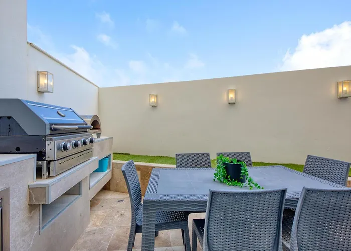 2br Gozo Escape With Private Tub & Backyard By 360 Estates *